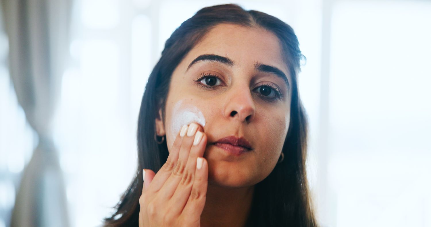 Should You Apply Sunscreen Before or After Moisturizer?